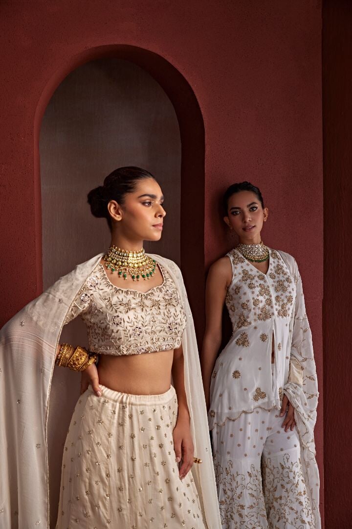 4 nazakat Saris & Lehengas TariniVij