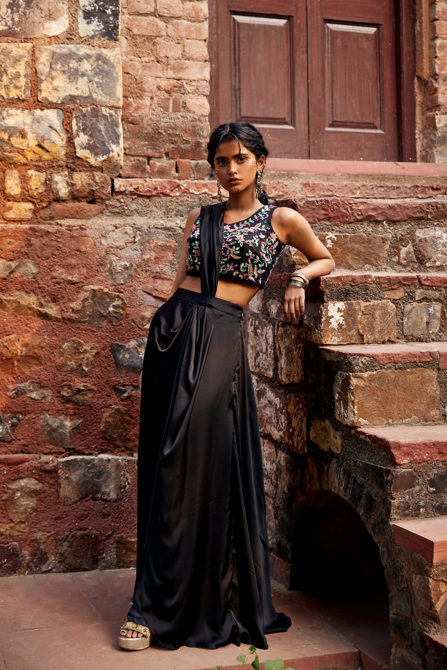 Adya Saris & Lehengas TariniVij