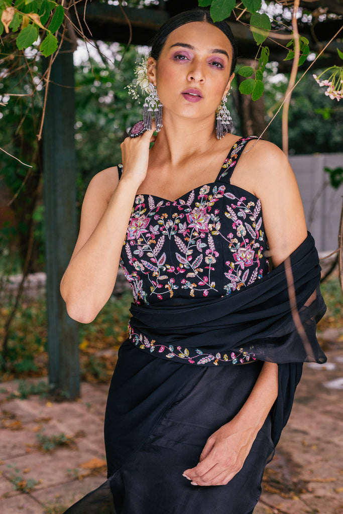 Falak TariniVij