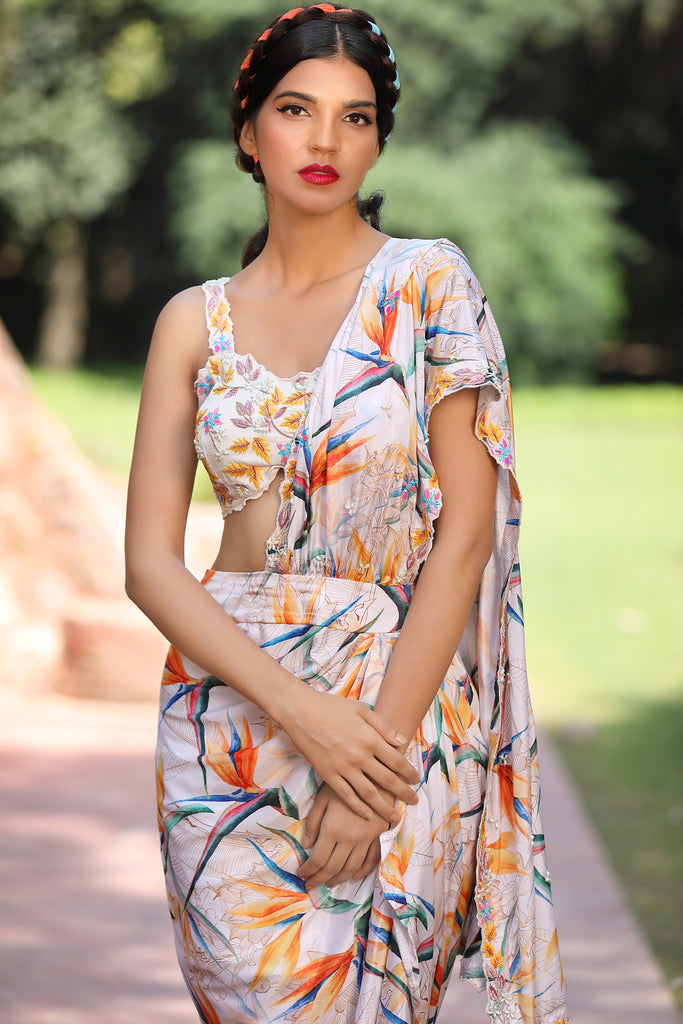 Moana Saris & Lehengas TariniVij