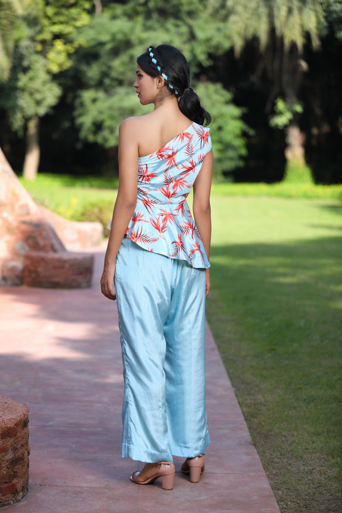 Nemo Saris & Lehengas TariniVij