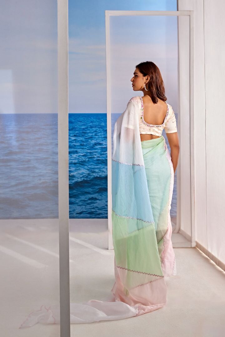 phlox 10 Saris & Lehengas TariniVij