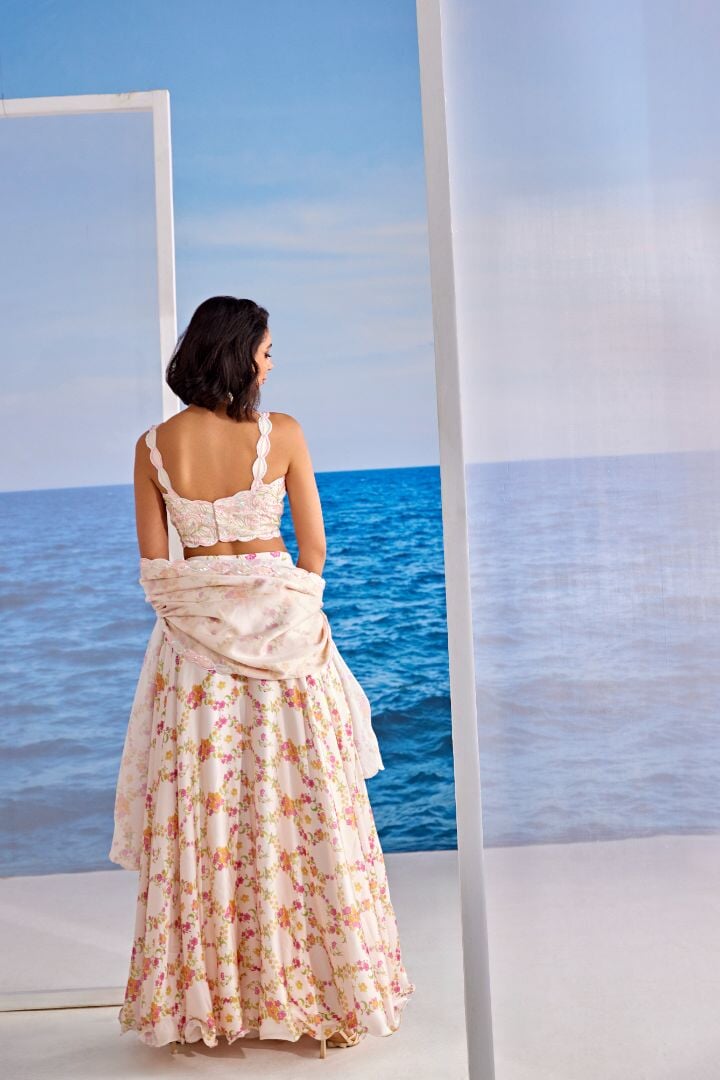 phlox 5 Saris & Lehengas TariniVij