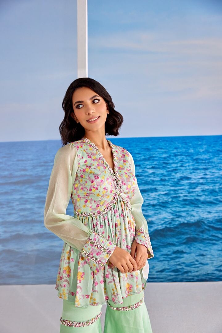 phlox 7 Saris & Lehengas TariniVij
