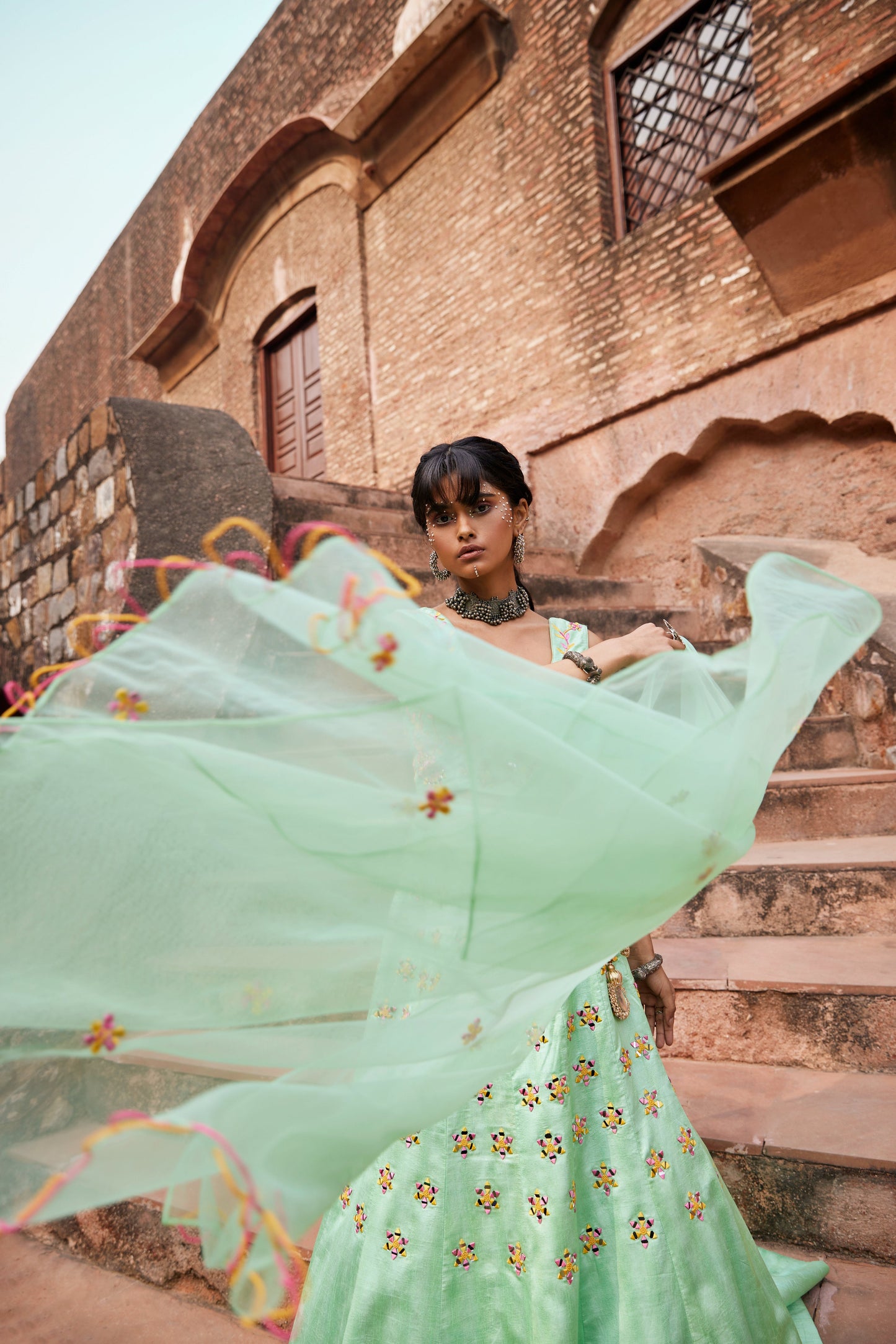 Tahira Saris & Lehengas TariniVij