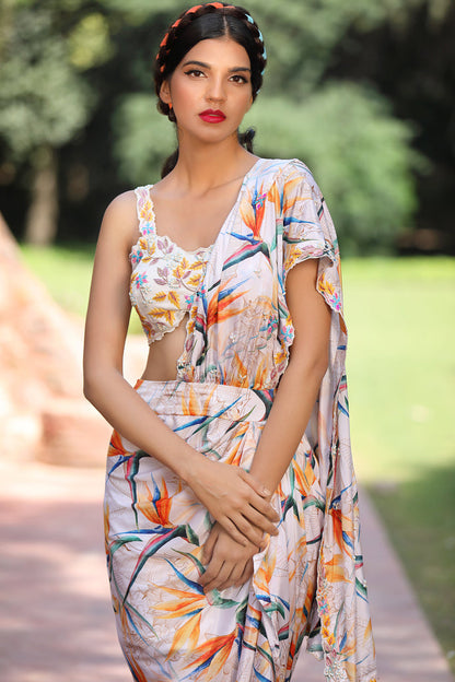 Moana Saris & Lehengas TariniVij 