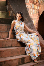 Load image into Gallery viewer, Olaf Saris &amp; Lehengas TariniVij 
