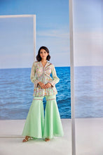 Load image into Gallery viewer, phlox 7 Saris &amp; Lehengas TariniVij 
